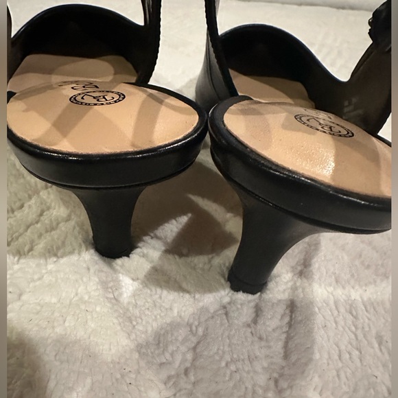 NWT Bella Vita Scarlett Black Leather sling back pumps women’s 8 extra wide - Picture 6 of 11